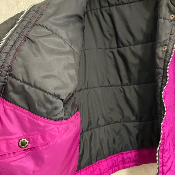 Inside Edge vintage 80’s / 90’s fuchsia ski jacket. - Picture 6 of 6